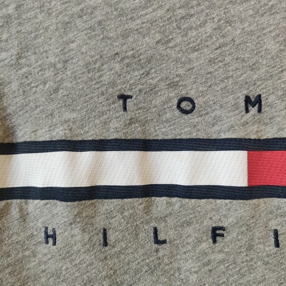 🎉3/$15🎉 Grey Tommy Hilfiger Logo T-Shirt - Picture 4 of 5